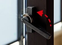 空掛け防止クレセント（引違い窓・片引き窓）