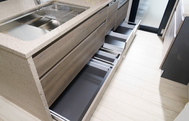 巾木収納（フロアコンテナ）