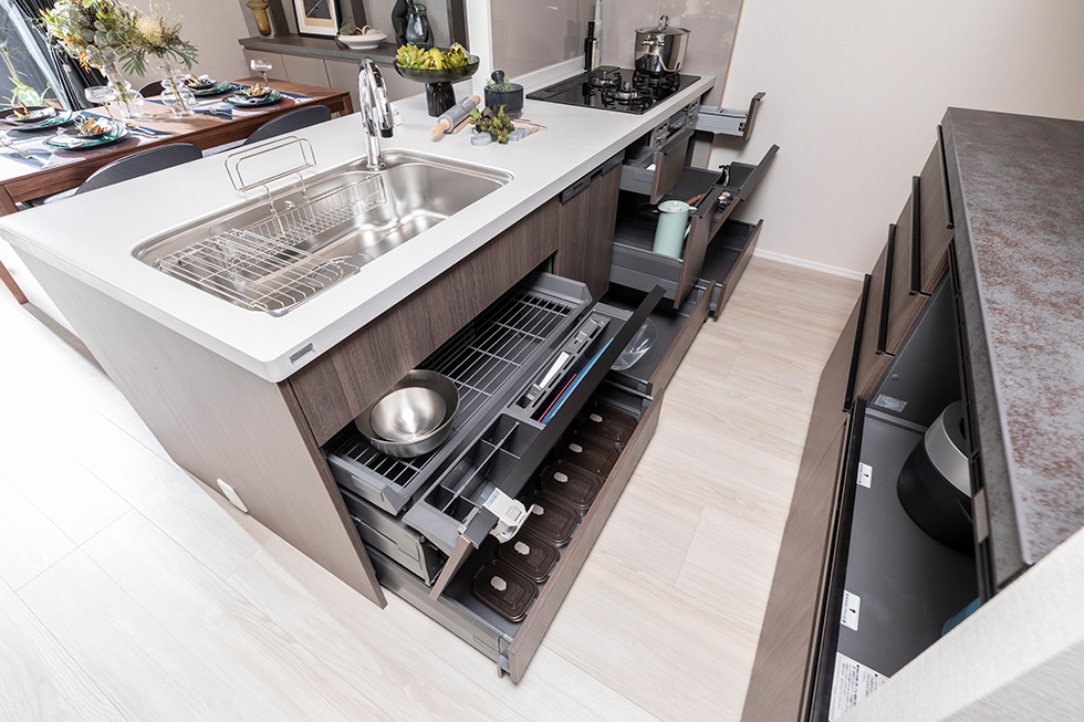 シンク下・加熱機器下「らくパッと収納」