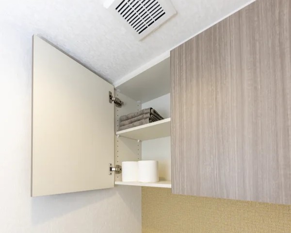 トイレ吊戸収納