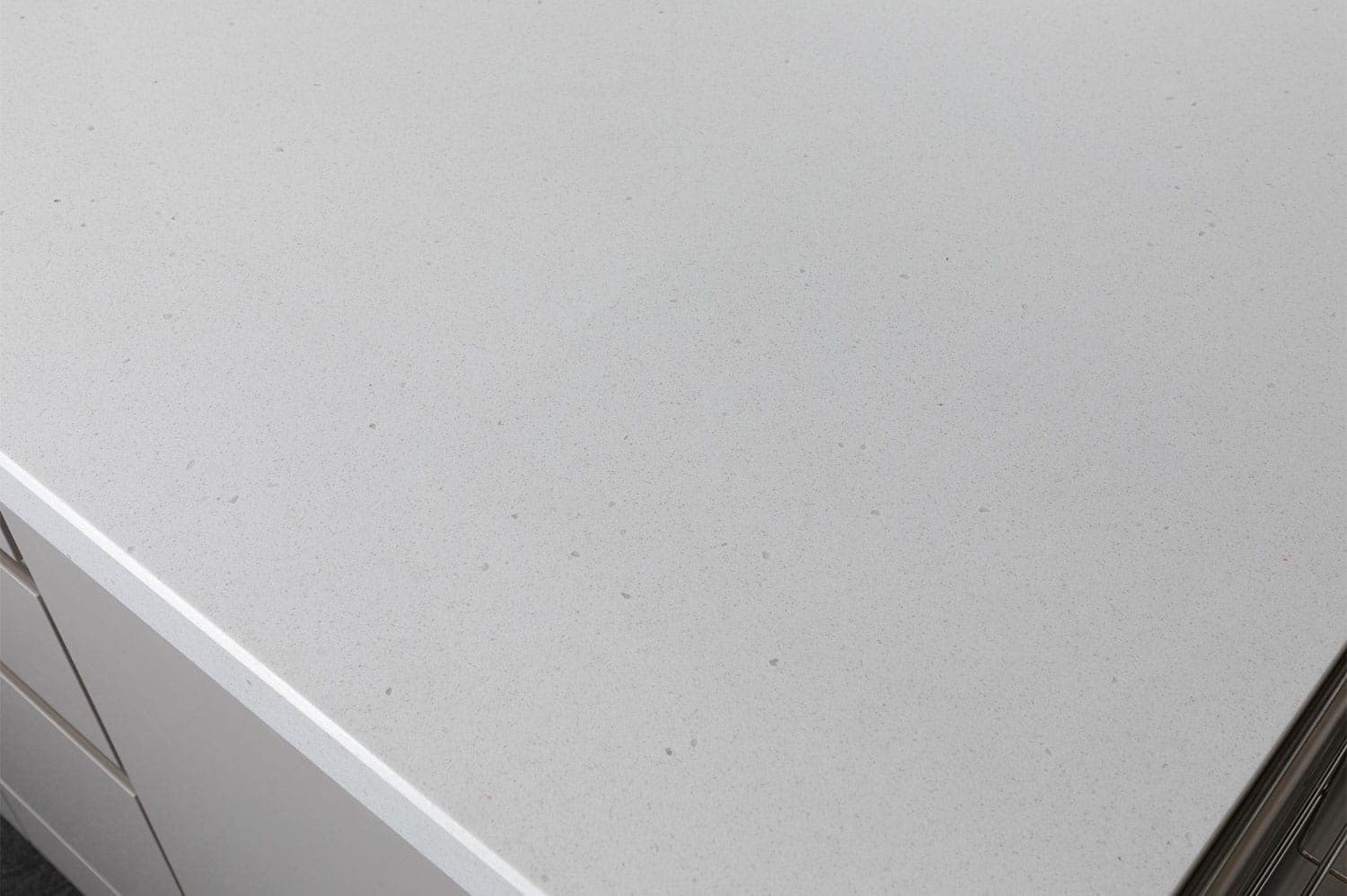 フィオレストーン（大造大理石）を採用した
「キッチンカウンタートップ（天板）」