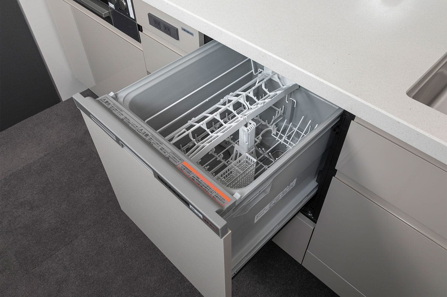 手洗いに比べて節水でき、家事負担を軽減する
「食器洗い乾燥機」