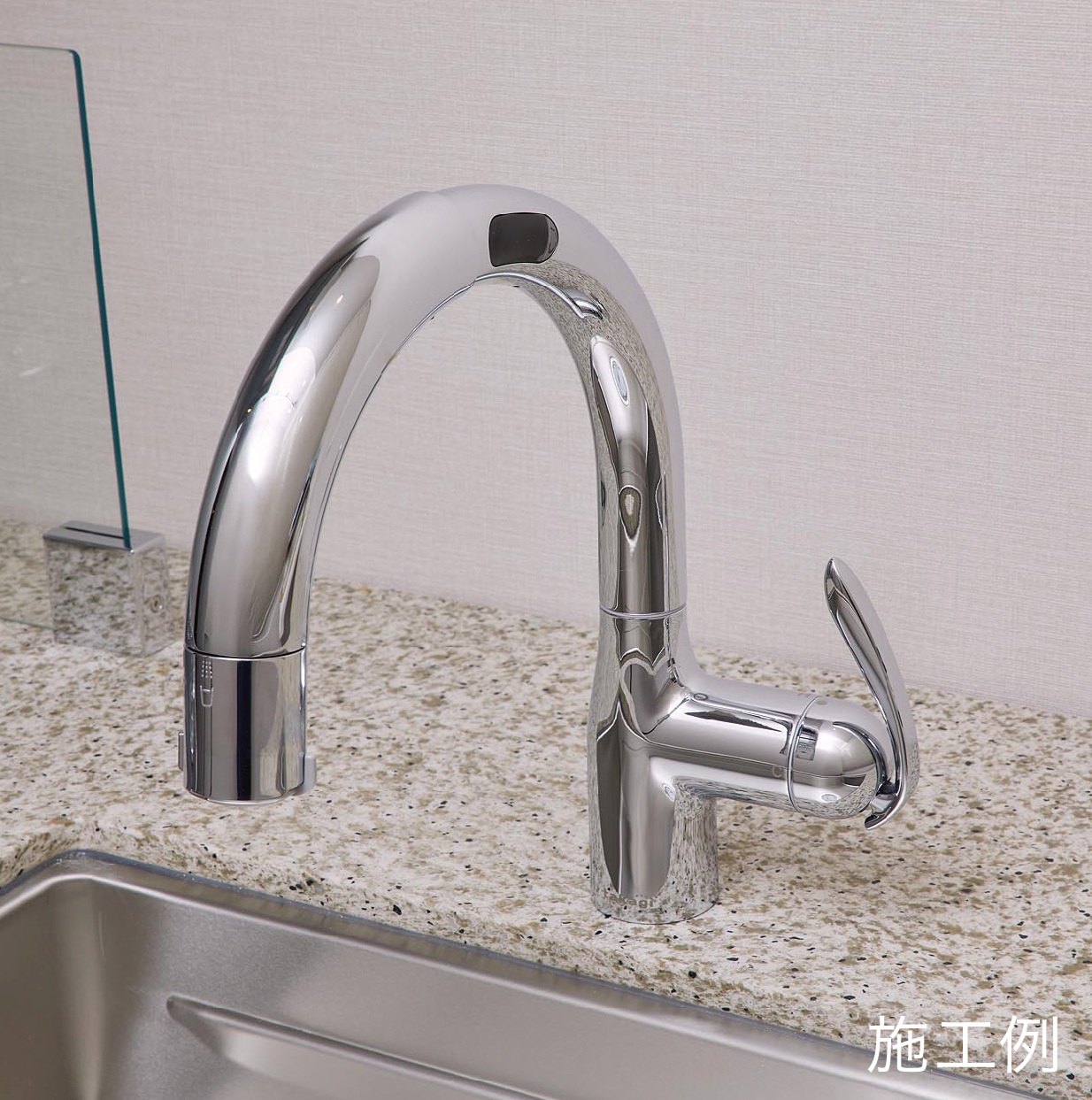 キッチン
浄水器一体型タッチレス水栓