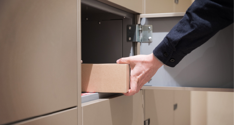 各フロアに住戸専用宅配ボックスを設置