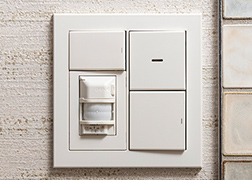 人感センサースイッチ