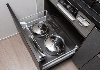 ソフトクローズ機能付きキャビネット