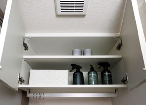 トイレ吊戸棚