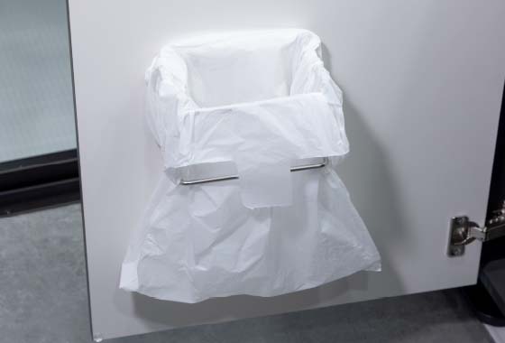 扉裏ポリバックホルダー