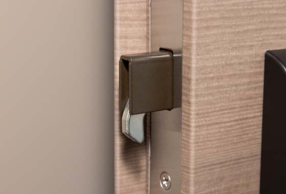 鎌デットボルト錠