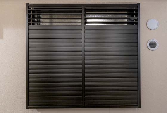 可動式ルーバー面格子