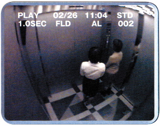 エレベーター内監視モニター