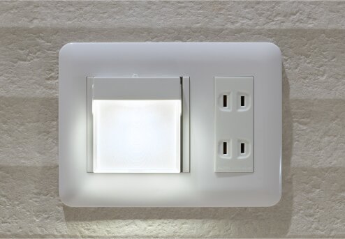 LED足元保安灯