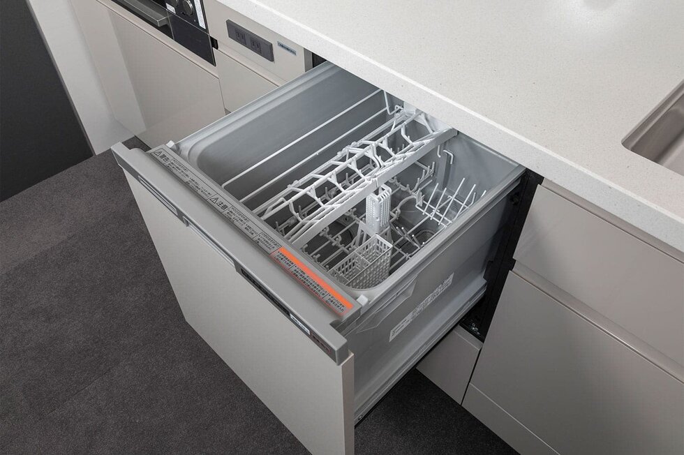 手洗いに比べて節水でき、家事負担を軽減する
「食器洗い乾燥機」