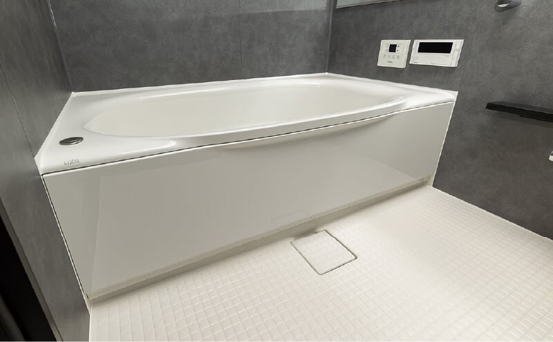 またぎの高さを抑えた低床タイプのユニットバス