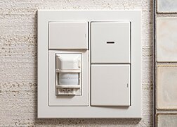 人感センサースイッチ