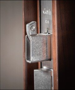 鎌付デッドボルト