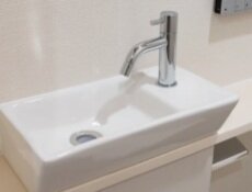 トイレ手洗いカウンター