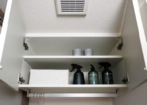 トイレ吊戸棚