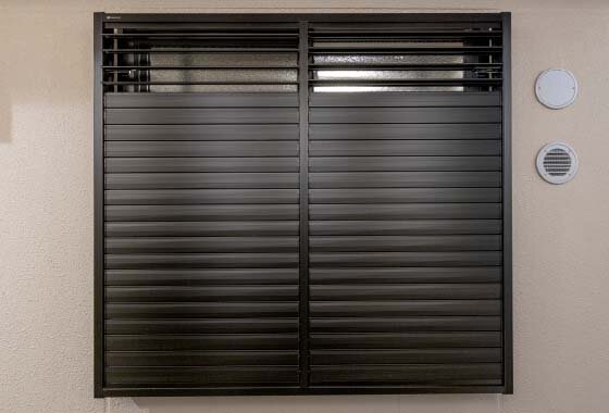 可動式ルーバー面格子