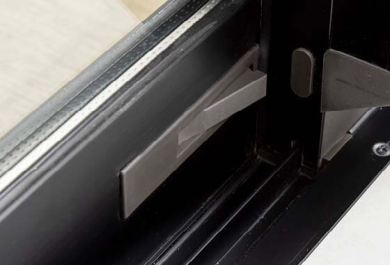 補助ロック付アルミサッシ