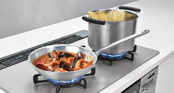 ワイド火力を左右のバーナーに搭載