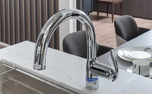 タッチレス蛇口一体型浄水器