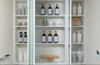 収納付き三面鏡