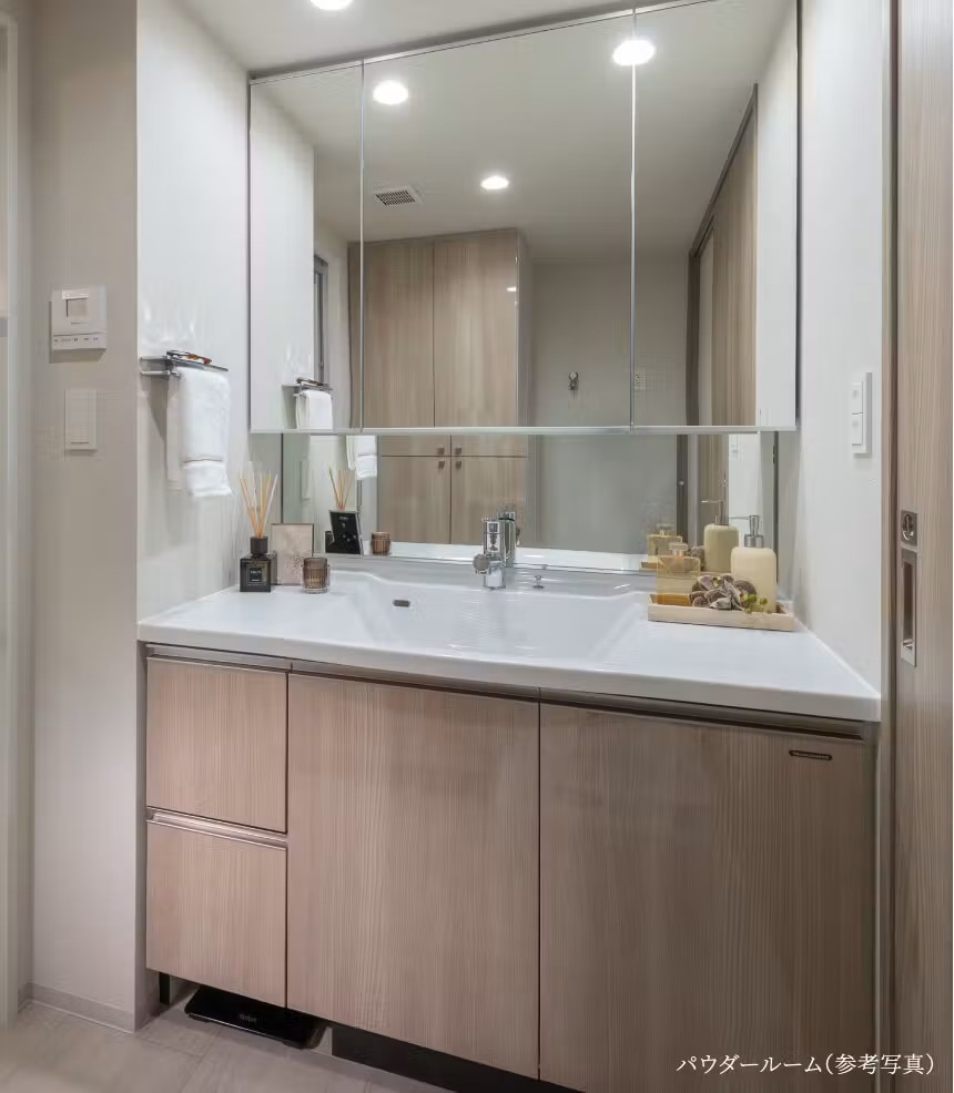 POWDER ROOM