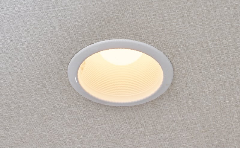長寿命のLEDダウンライト