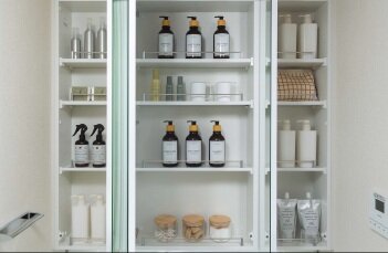 収納付き三面鏡