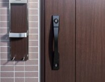 玄関人感センサースイッチ・玄関ドアプッシュハンドル