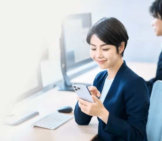 外出先からでもできる！ご自宅の防犯状況を通知・操作