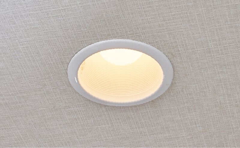 長寿命のLEDダウンライト