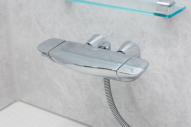 壁付きサーモ水栓
（GROHE）