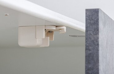 耐震ラッチ付吊戸棚