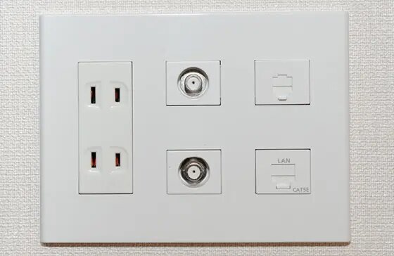 マルチメディアコンセント