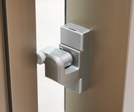 指詰め防止機能付サッシ