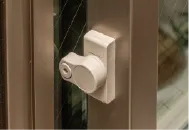 指詰め防止サッシ