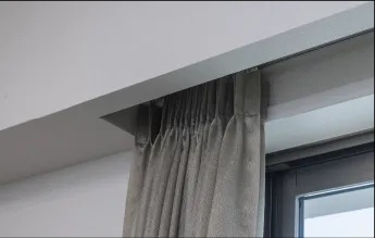 カーテンボックス