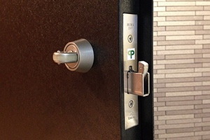 防犯サムターン・鎌付きデッド錠