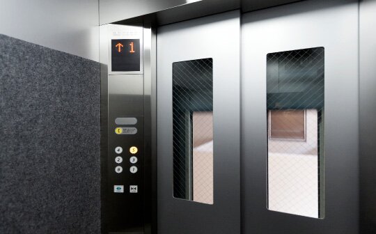 駐車場直通エレベーター／
チェーンゲート