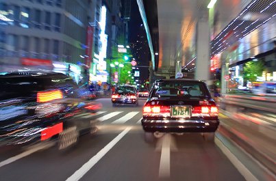 遅い帰宅や休日のお出かけもタクシーで気軽に移動。