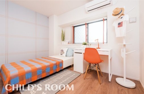 CHILD'S ROOM