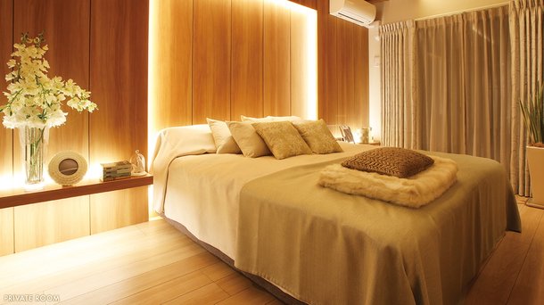 PRIVATE ROOM