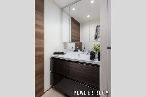 POWDER ROOM