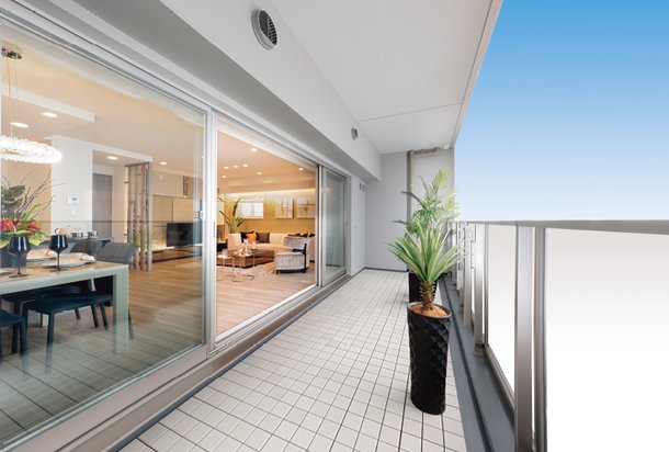 BALCONY