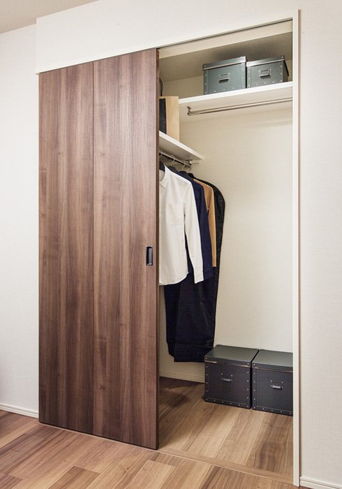 Walk-in Closet