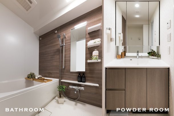 BATHROOM/POWDER ROOM
