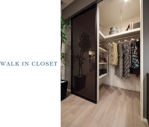 WALK IN CLOSET