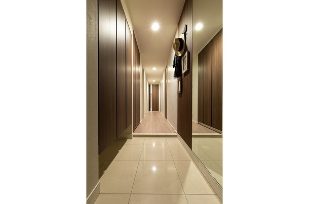 ENTRANCE&CORRIDOR